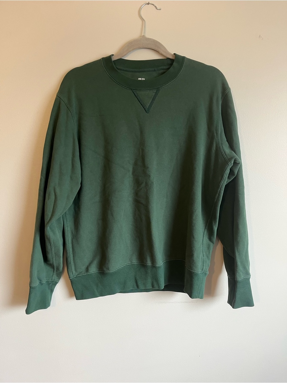 Uniqlo Dark Green Crewneck Sweatshirt